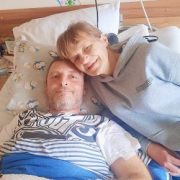 Двісті осколків і п’ять кульових поранень: у Франківську лікують важкопораненого військового. ФОТО