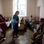 Голова ОВА відвідала поранених бійців на Косівщині. ФОТО