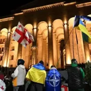 Правляча партія Грузії відкликає закон про іноагентів, що спричинив масові протести