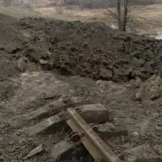 Російські окупанти вдарили по Слов’янську, пошкоджено залізничну колію