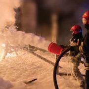 Прикарпатські рятувальники ліквідували пожежу на обʼєкті після нічного обстрілу