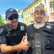 Для франківців провели флешмоб “Вартові міста”. ФОТО