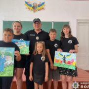 Прикарпатські правоохоронці організували для дітей творче дозвілля. ФОТО