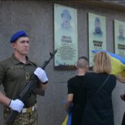 У Франківську відкрили анотаційні дошки Героям Дмитру Солошину та Олександру Кісельову