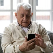“Українцям масово обмежили нарахування пенсій”: що відбувається і як поновити виплати?