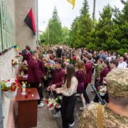 В Угорниках відкрили пам’ятні знаки Героям-випускникам Наукового фізико-технічного ліцею. ФОТО