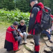 Прикарпатські рятувальники надали допомогу в горах 14-річній дівчині