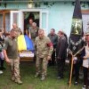 Віддав життя за державу: Солотвинська громада попрощалася із Героєм. ФОТО