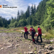 Рятувальники допомогли туристу, який травмував ногу в горах. ФОТО