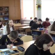 Школярі та батьки, увага: як проходитимуть уроки при відключеннях світла