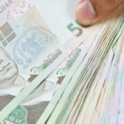 “Валютний запас в Україні швидко скорочується, залишилось 5 місяців”: українців попередили, що буде з грошима