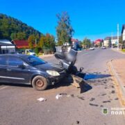 Травмований водій мотоцикла та наїзд на пішохода: автопригоди за вихідні