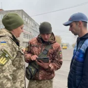 Масові облави ТЦК: де і як вручатимуть повістки під час мобілізації