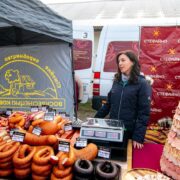 В Коломиї на ярмарку свою продукцію представили майже 50 виробників