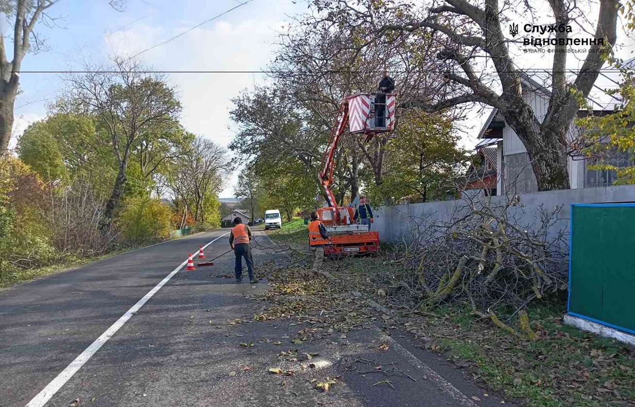 На Франківщині дорожники відремонтували 125 000 квадратних метрів покриття