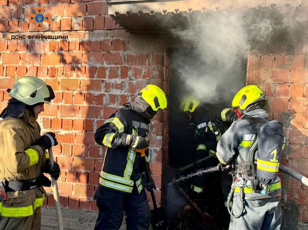 Поблизу Франківська горів житловий будинок