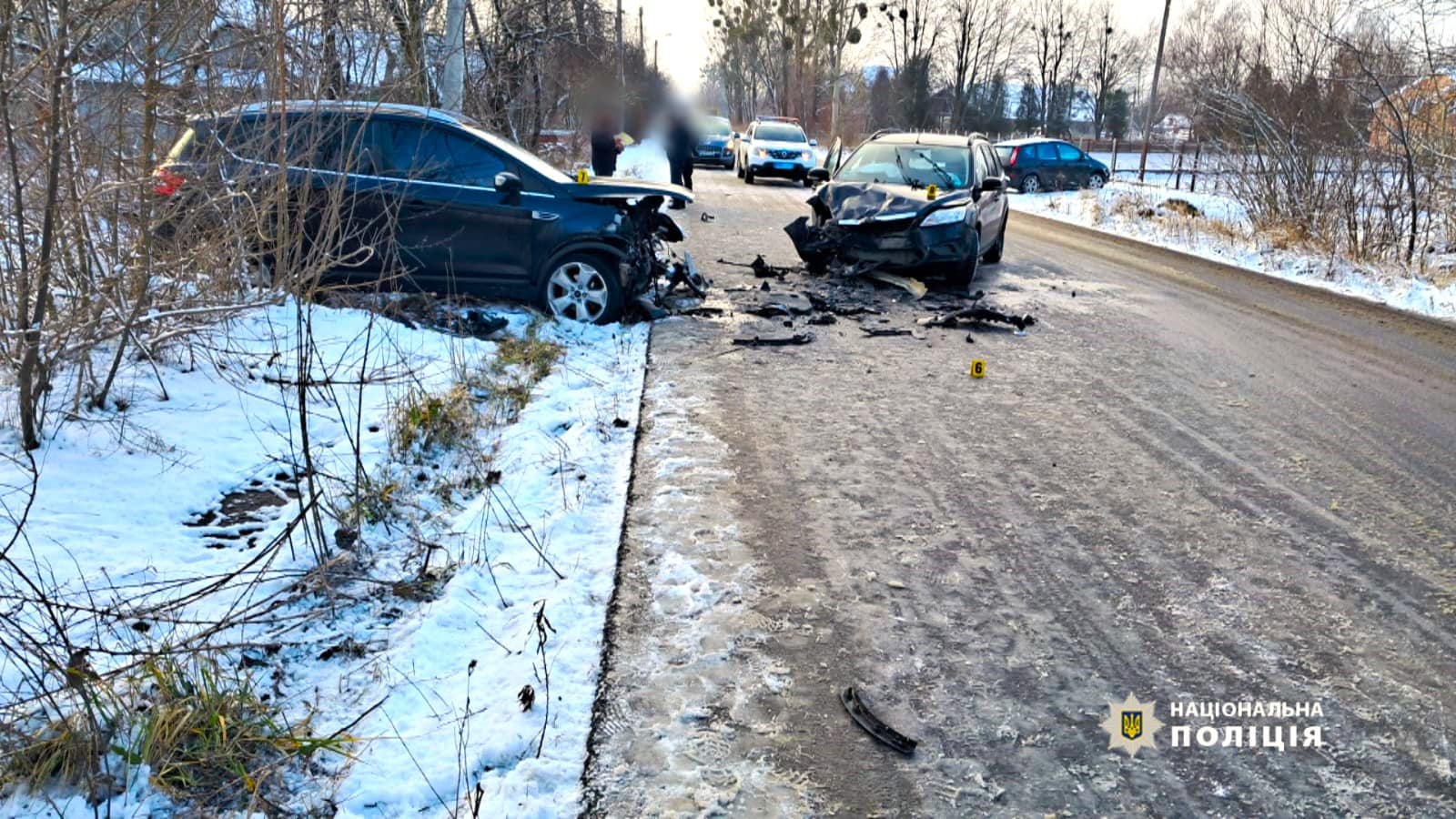 Пішохід потрапив під колеса на Надвірнянщині, а в Калуші зіткнулись три автівки: деталі ДТП