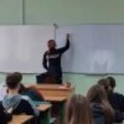 У Франківську поліцейські нагадали учням про відповідальність за виконання ворожих завдань