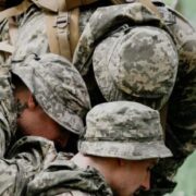 Уже з вересня стартує обовʼязкова загальновійськова підготовка для студентів: теорію мають пройти всі – і чоловіки, і жінки,- Міноборони