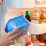 Ви точно цього не знали: які продукти не можна тримати в холодильнику