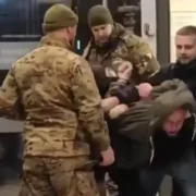 Облави на ухилянтів: чи мають право ТЦК затягувати у авто силою