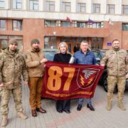 З Франківщини передали 4 автівки військовослужбовцям