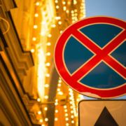 1 700 гривень штрафу: водіям нагадали про “найдорожчі” місця для паркування