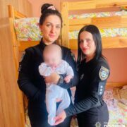 На Хмельниччині пʼяна мати забула 4-місячну дитину в гостях