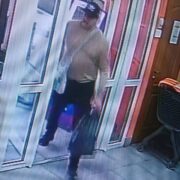 Прикарпатців просять допомогти розшукати чоловіка, якого підозрюють у крадіжках