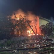 Росіяни били по Дніпропетровщині: загинув чоловік, пошкоджено підприємство