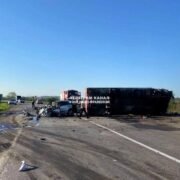 В Галицькій громаді легковик зіткнувся з вантажівкою: є загиблі