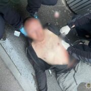 Франківця, який мало не вбив свого друга по чарці, затримали у Вінниці