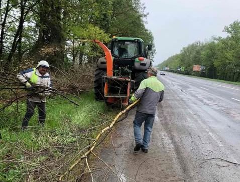 Розмітка, ремонт і очищення: які дороги оновлюють на Франківщині