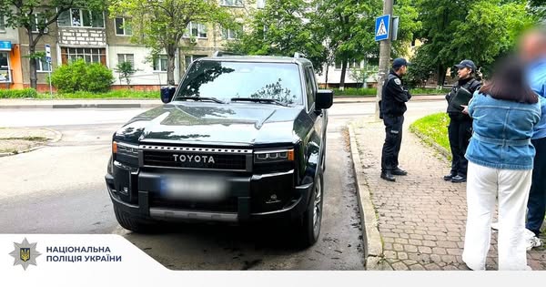 У Франківську позашляховик збив 9-річного хлопчика: дитина в лікарні