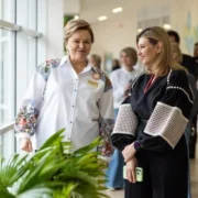 В сорочці від прикарпатської майстрині: Олена Зеленська відвідала Волинь