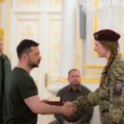 Жінка, яка нищить ворога з неба: Зеленський нагородив військову Віру орденом
